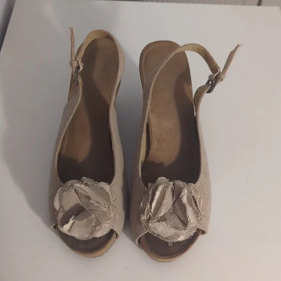 Aerosoles slingback wedges - Picture 2 of 6